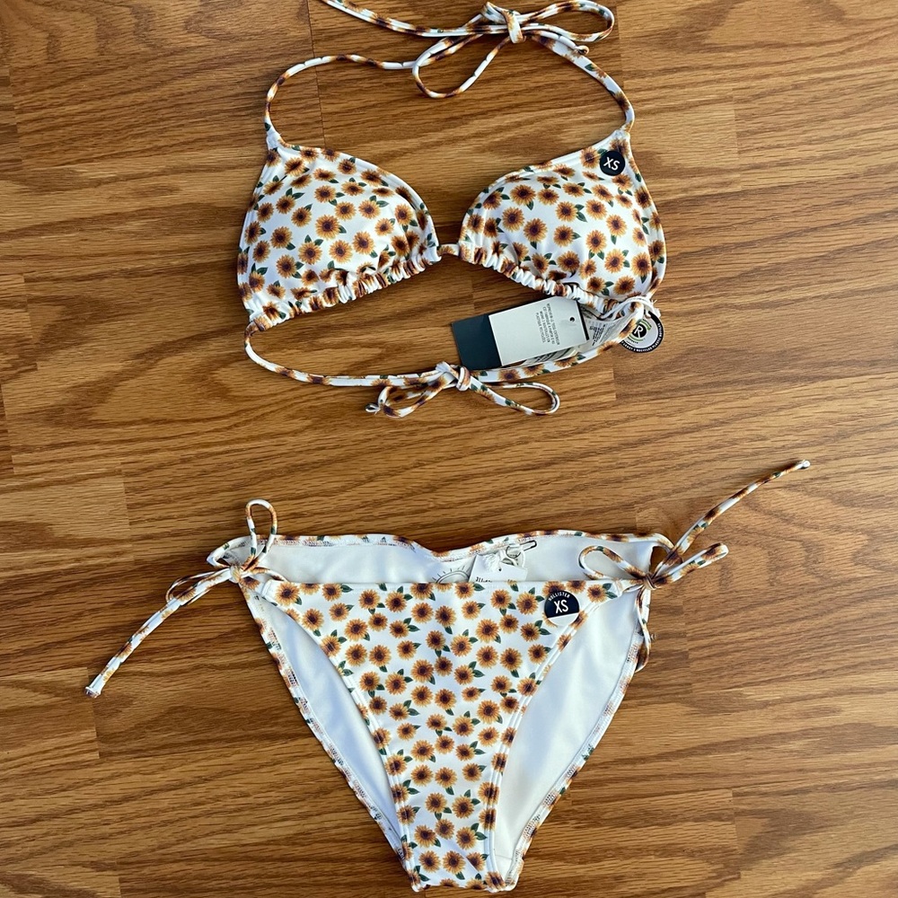 BNWT HOLLISTER Bikini Size XS